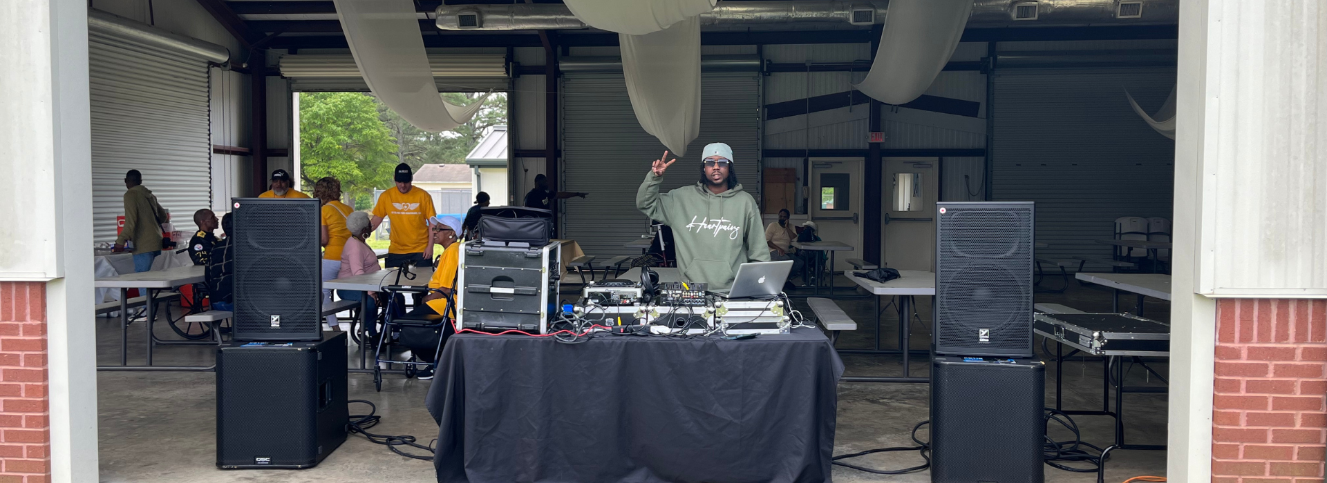 DJ 