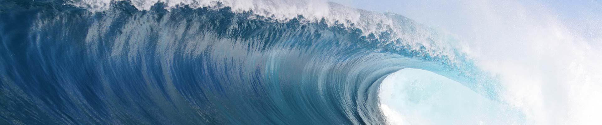 Tidal wave breaking to the right